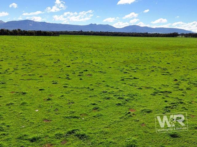 Cottage for sale in Narrikup, Western Australia