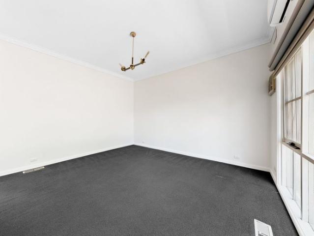 Apartment for rent in McKinnon, Melbourne