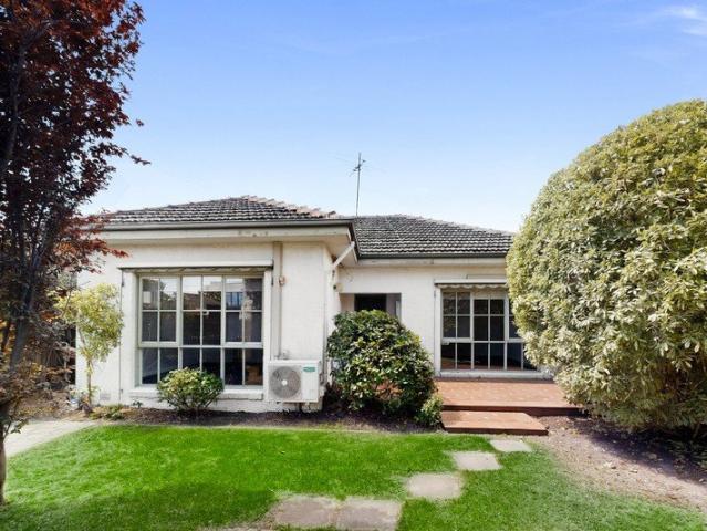 Apartment for rent in McKinnon, Melbourne