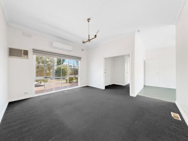 Apartment for rent in McKinnon, Melbourne