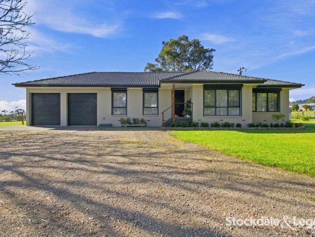 Cottage for sale in Churchill, Victoria