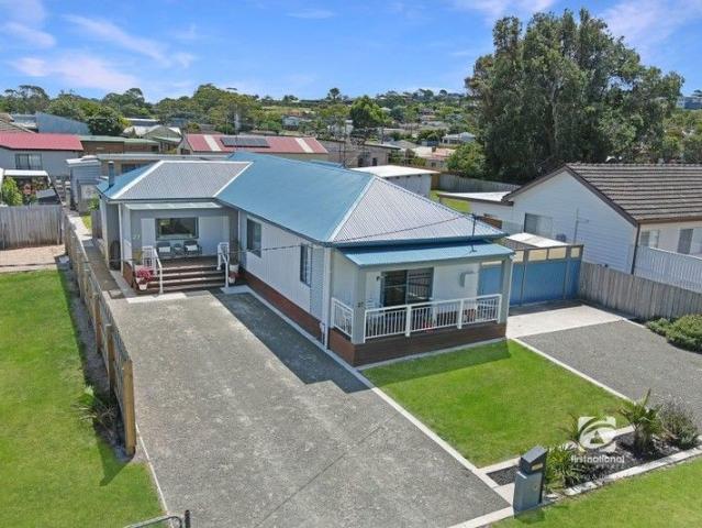 House for sale in Lakes Entrance, Victoria