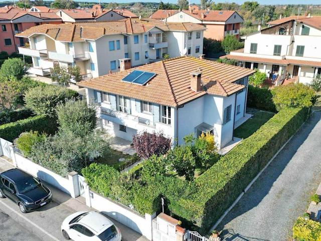 Casa in vendita a Cecina, Toscana