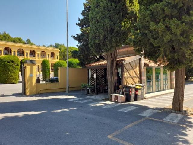 Locale Commerciale in vendita a Bossarino, Vado Ligure