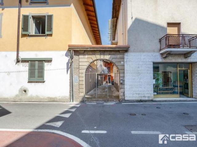 Ufficio in vendita a Capriate, Capriate San Gervasio