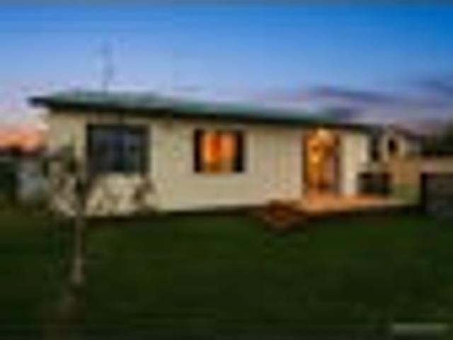 House for sale in Avondale