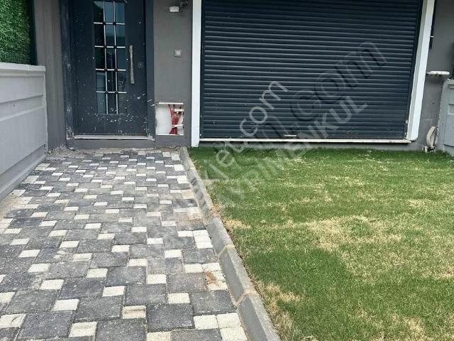 Menderes, Mithatpaşa Mahallesi içerisinde satılık Villa