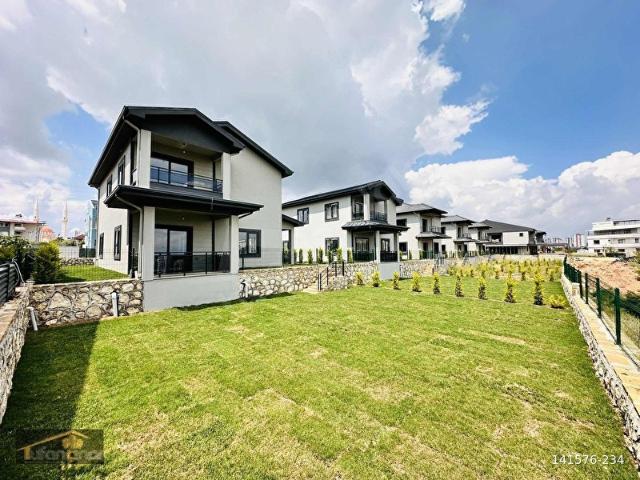 Sariçam, Adana içerisinde satılık Villa
