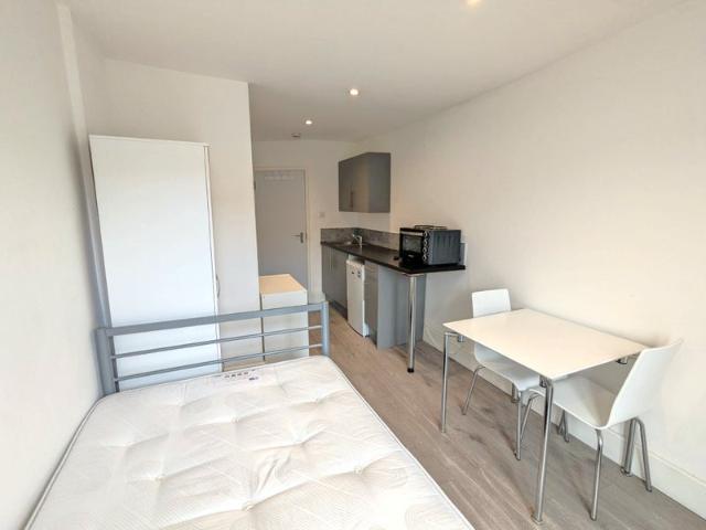 Studio for rent in Harlesden, Greater London