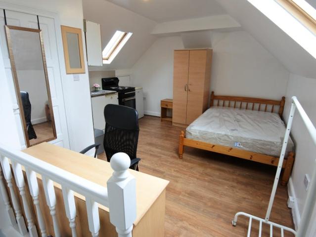 Studio for rent in Kingsbury, Greater London