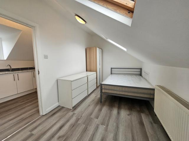 Studio for rent in Harlesden, Greater London