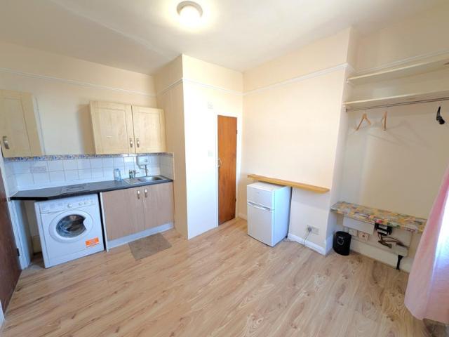 Studio for rent in Dollis Hill, Greater London