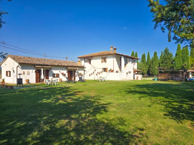 Casa in vendita a Spello, Perugia