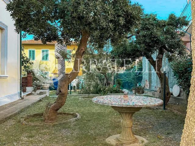 Casa in vendita a Cecina, Toscana
