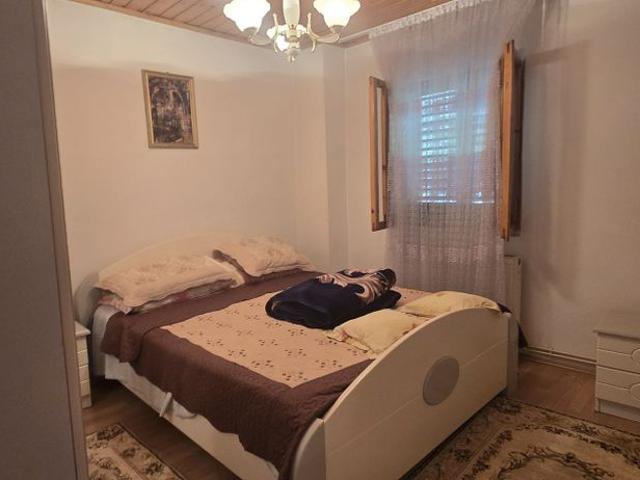 Casă închirieri în Doi Brazi - Piața Bărăției, Târgoviște