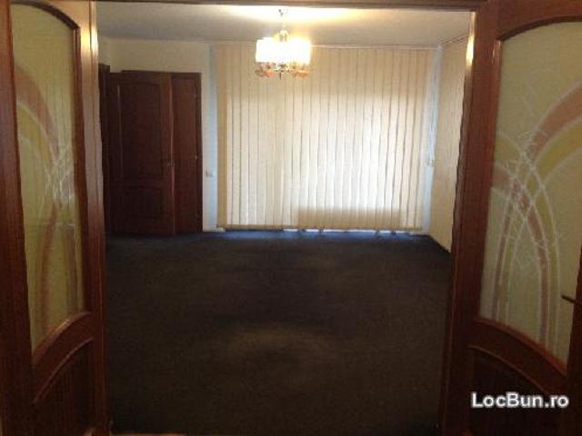 Cabană vânzări în Romani