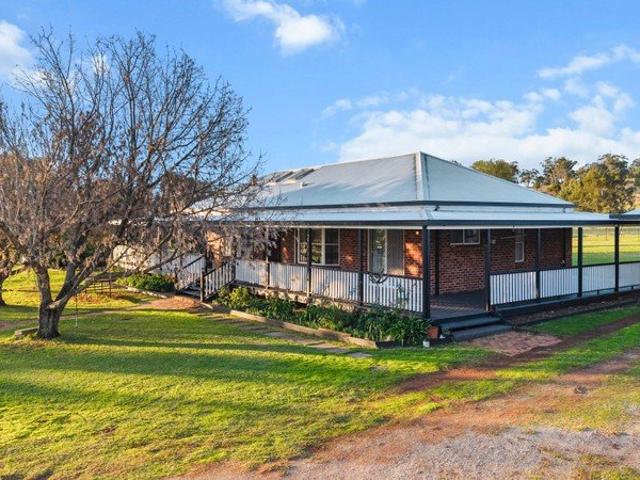 Cottage for sale in Piallamore, New South Wales