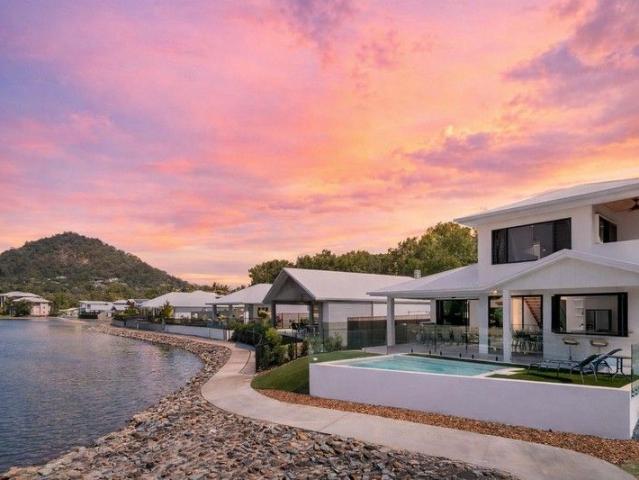 House for sale in Kewarra Beach, Queensland