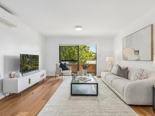 Apartment for sale in Lower North Shore, Sydney
