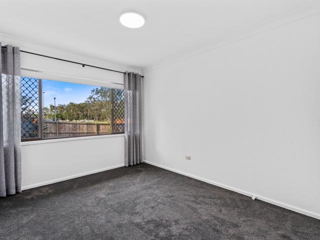 House for sale in Ashmore City