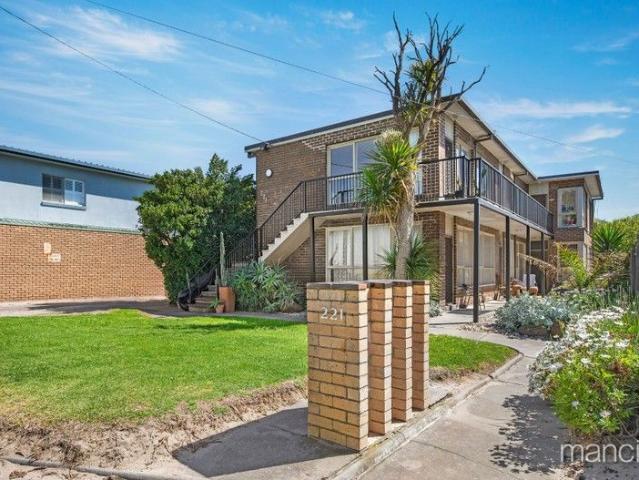 Flat for sale in Altona