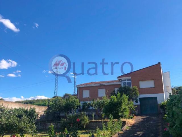 Chalet en venta en Trobajo del Camino, San Andrés Del Rabanedo