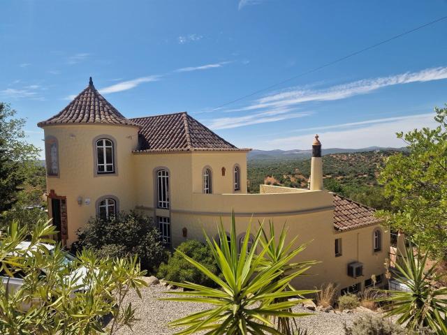 Vivenda venda em Santa Catarina da Fonte do Bispo, Tavira