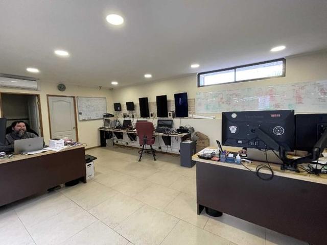 Independencia, Oficinas con galpones de primer nivel 72596