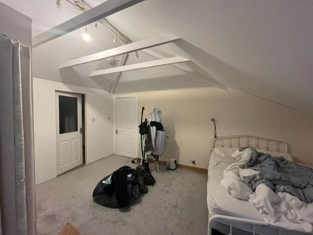 Studio for rent in Kinning Park, Scotland