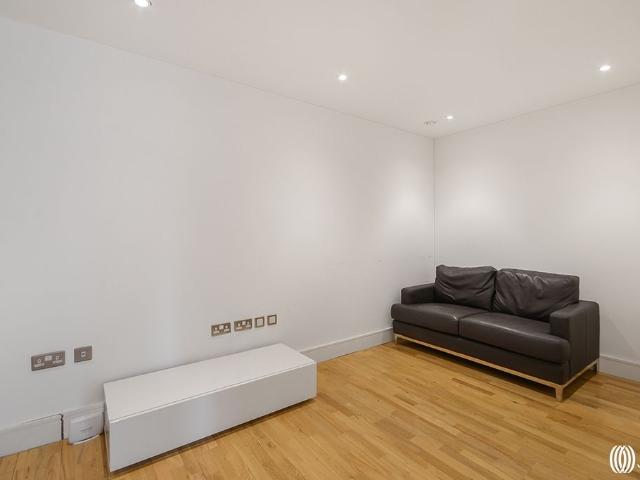 Studio for rent in Isle Of Dogs, Greater London