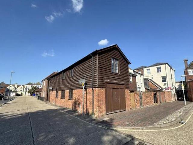 House for rent in Middlecroft, Hampshire