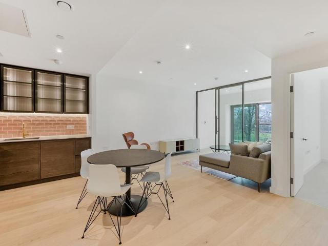 House for rent in Silvertown, Greater London