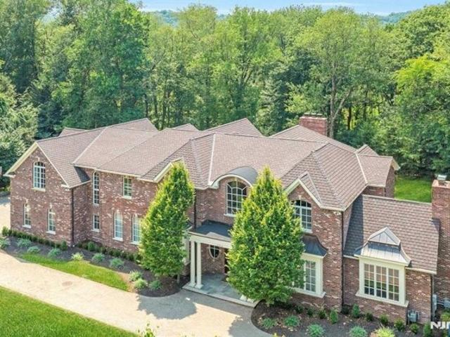 House for sale in Franklin Lakes