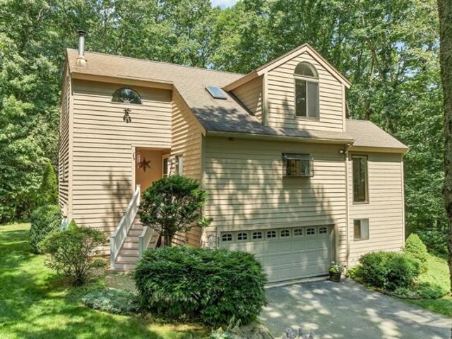 House for sale in Hampstead, Rockingham County