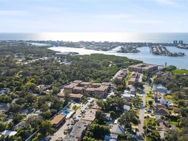 Condo for sale in Largo, Florida