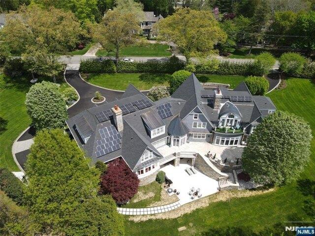 House for sale in Franklin Lakes, New Jersey