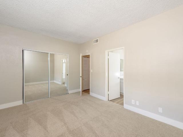 Apartment for rent in Glendale, California