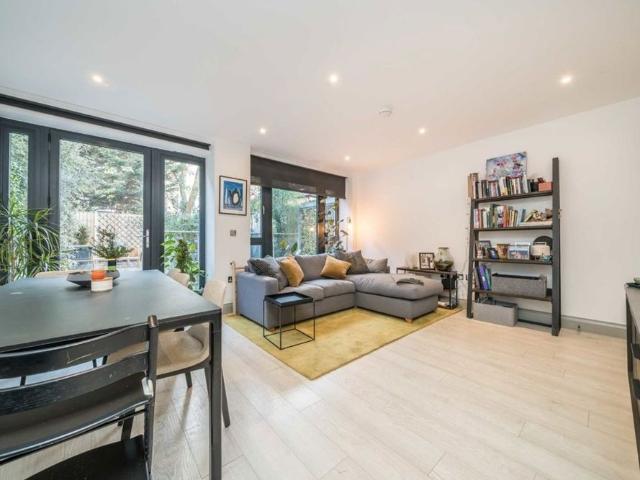 Apartment for rent in Surbiton, Greater London