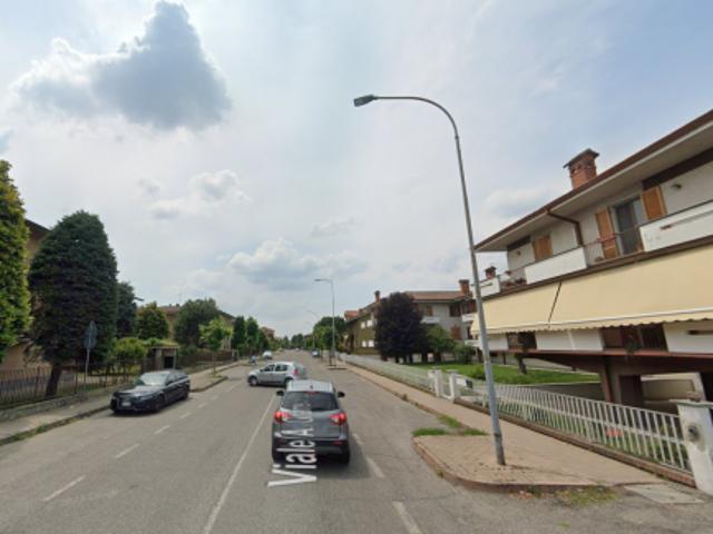 Villa Indipendente in affitto a Broni, Pavia