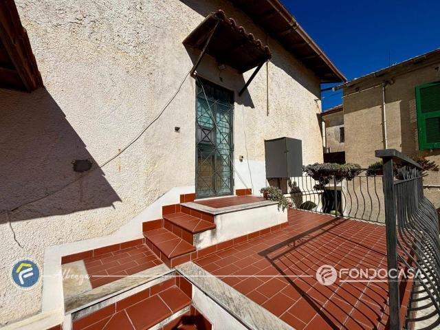Villa Indipendente in vendita a Bastia, Albenga