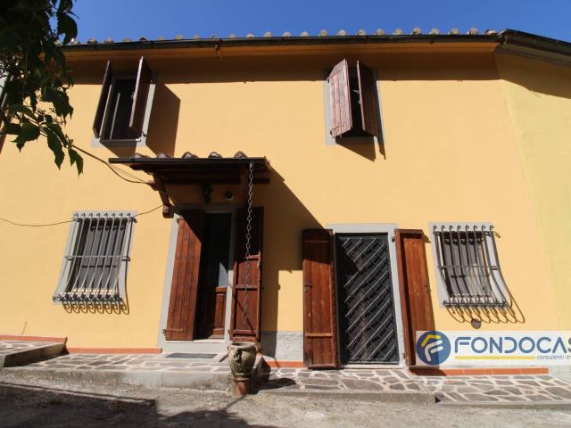Villa Indipendente in vendita a Cascine di Buti, Buti