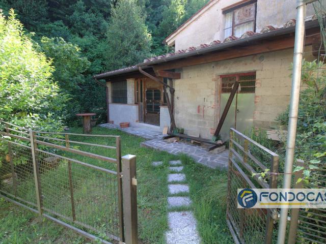Villa Indipendente in vendita a Cascine di Buti, Buti