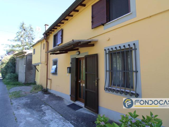 Villa Indipendente in vendita a Cascine di Buti, Buti