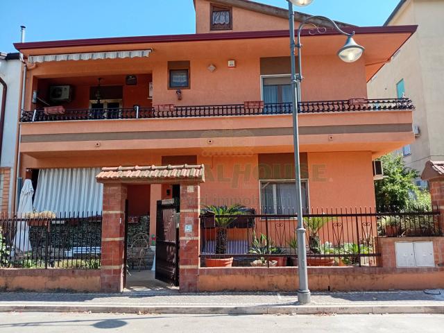 Villa Indipendente in vendita a Camigliano, Campania
