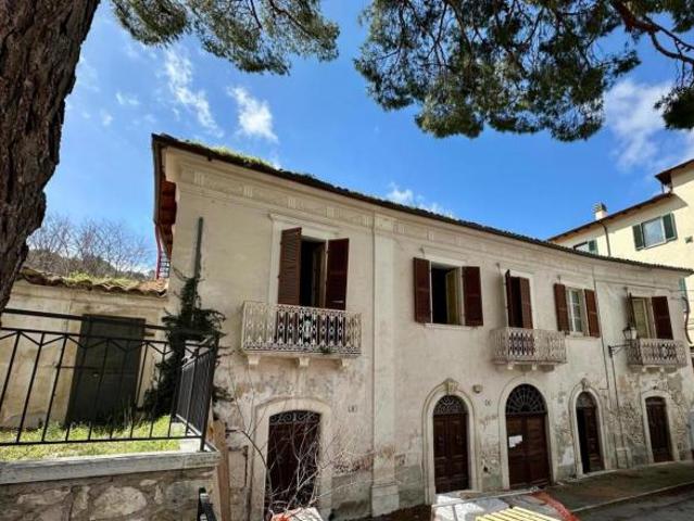Appartamento in vendita a Capestrano, L'Aquila