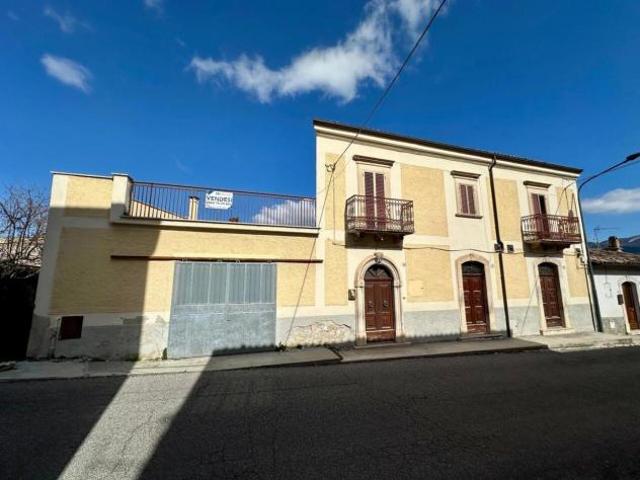 Appartamento in vendita a Capestrano, L'Aquila