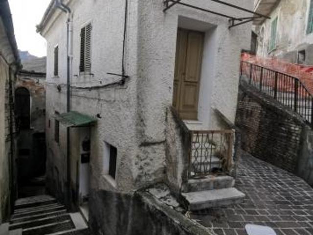 Villa Indipendente in vendita a Farindola, Abruzzo