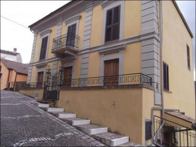 Villa Indipendente in vendita a Farindola, Abruzzo