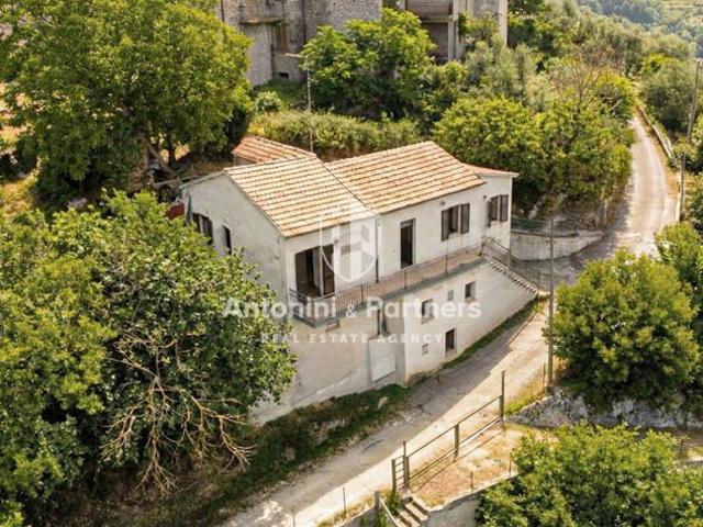 Appartamento in vendita a Colpetrazzo, Umbria