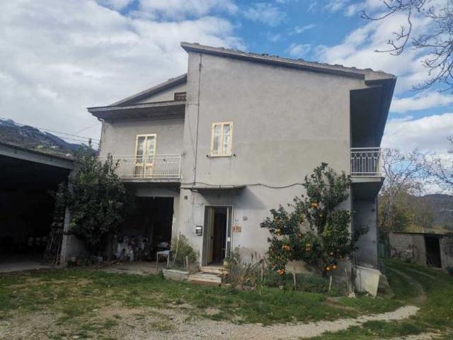 Appartamento in vendita a Montebello Di Bertona, Abruzzo